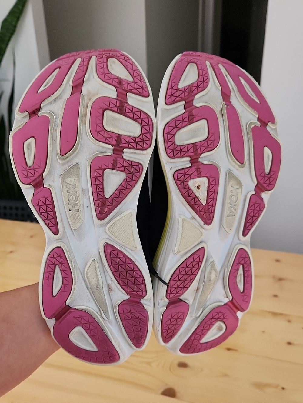 Hoka One One Bondi 8 Size 9.5 Max Cushion Running Shoes Black Rainbow Trim - Picture 13 of 17